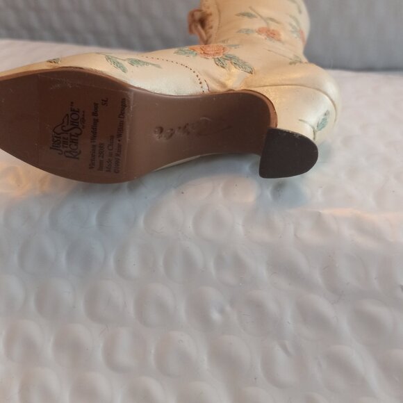 Just The Right Shoe By Raine Victorian Wedding Boot Mini Figurine 25088 - Picture 9 of 10